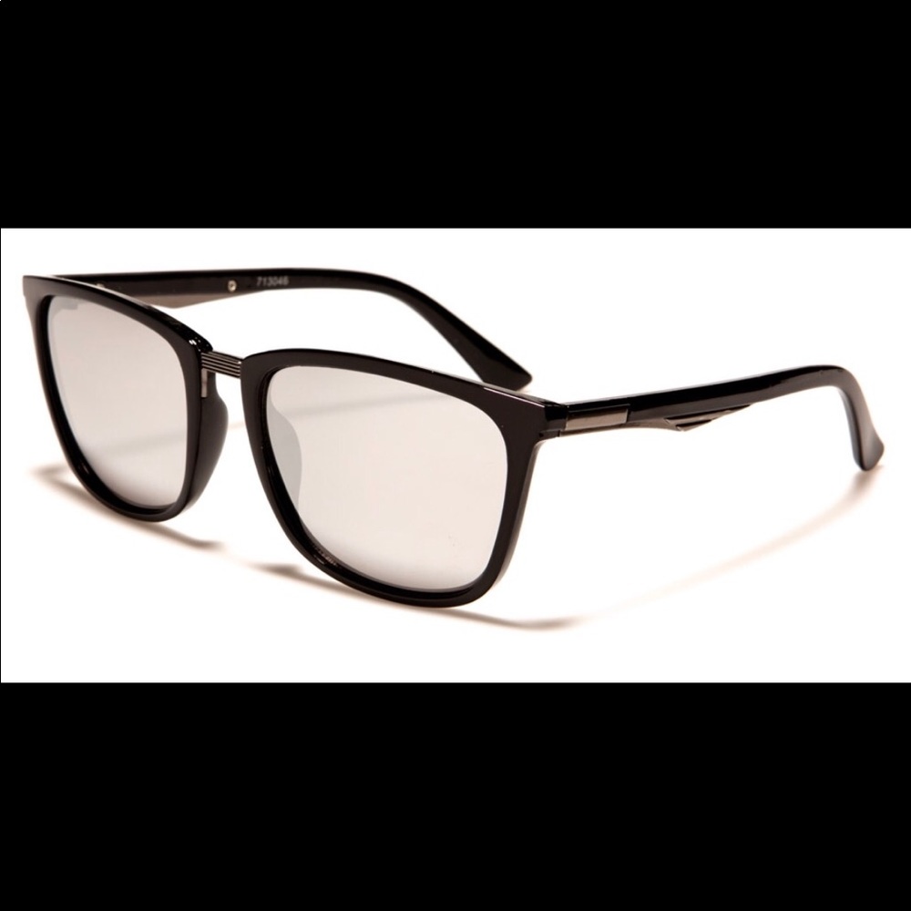 Sunglasses NWT plus microfiber pouch